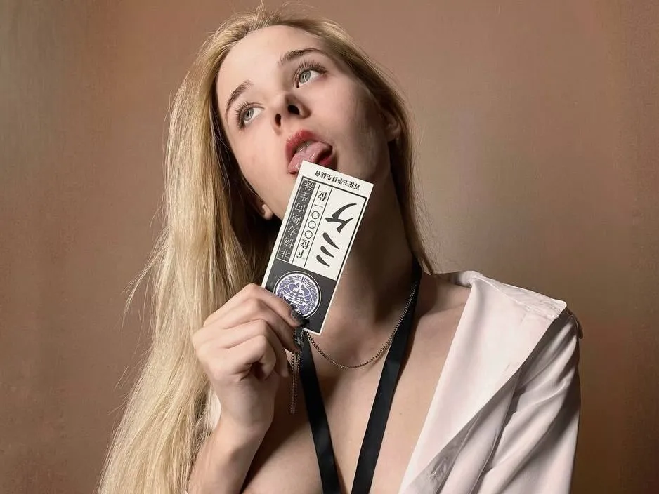 Live sex webcam photo for CassidyKisss #5915786