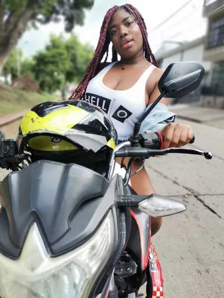 Live sex webcam photo for GraceMacey #3124233