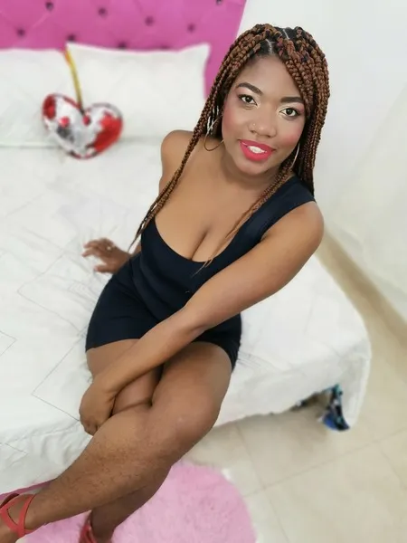 Live sex webcam photo for GraceMacey #2318429