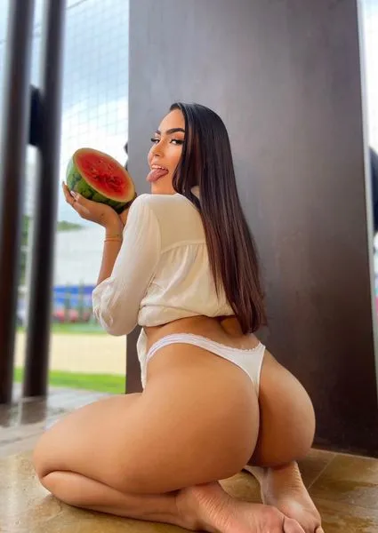 Live sex webcam photo for IzzySmith #2810415