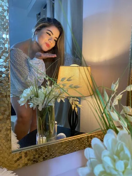 Live sex webcam photo for SalomeGiil #3697530