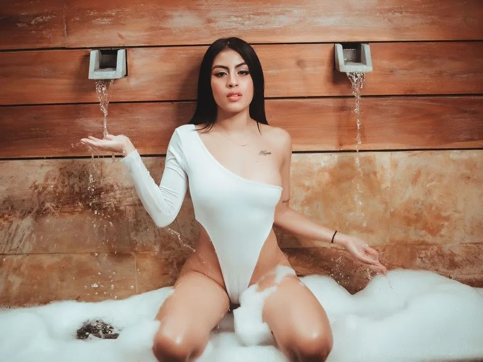 Live sex webcam photo for NicolettSampoli #3222834