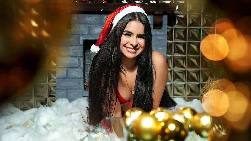 Live sex webcam photo for CarlaMore #6130636