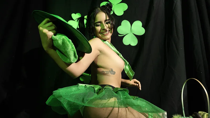 Live sex webcam photo for CarlaMore #6130618