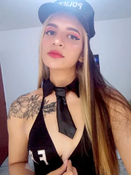 Live sex webcam photo for EmeraldSmiith #2496036