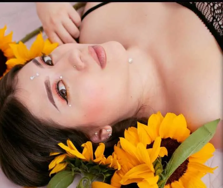 Live sex webcam photo for Megaanfox #3414432