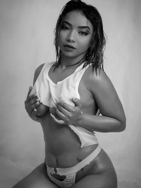 Live sex webcam photo for CarolineBeck #3461711