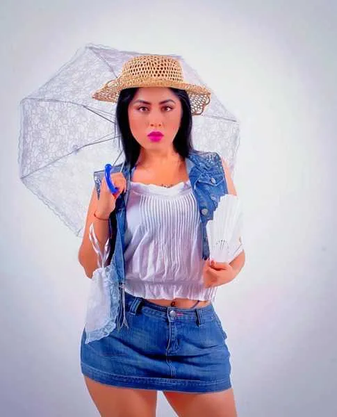 Live sex webcam photo for AdelineJennings #2629279