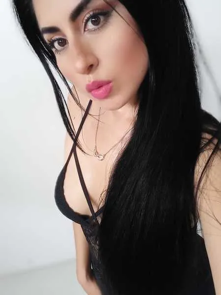 Live sex webcam photo for AdelineJennings #2629256