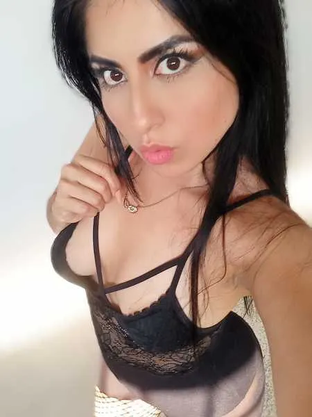 Live sex webcam photo for AdelineJennings #2629268