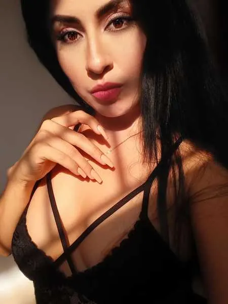 Live sex webcam photo for AdelineJennings #2629257