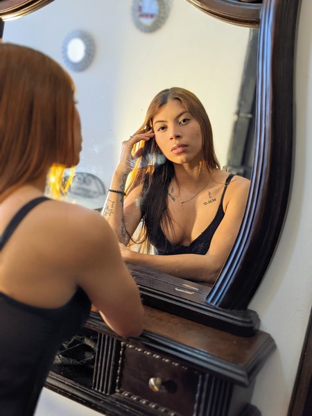 Live sex webcam photo for Kim_Diamond #2376238