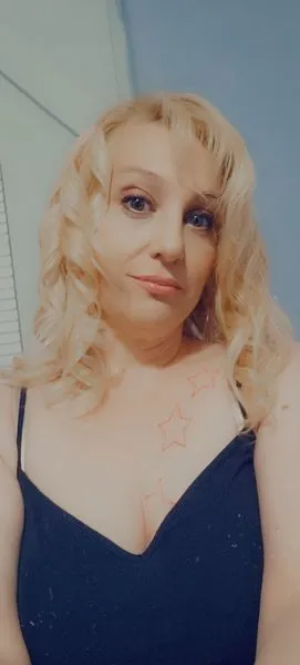 Live sex webcam photo for Leaolea #2898818