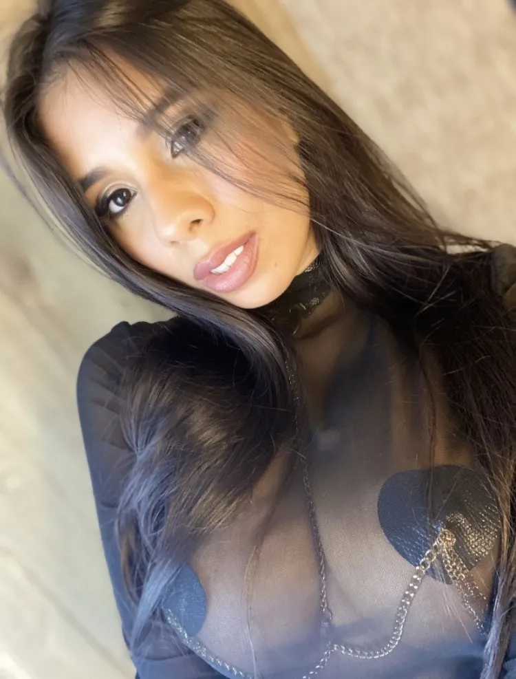 Live sex webcam photo for VioletBeckham #8346664
