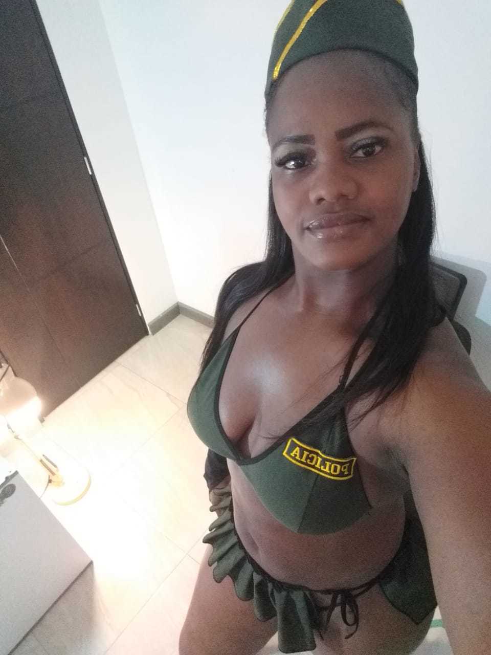 Live sex webcam photo for LauraSaenzz #7817384