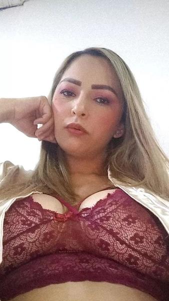 Live sex webcam photo for RoxyMilf #2790795