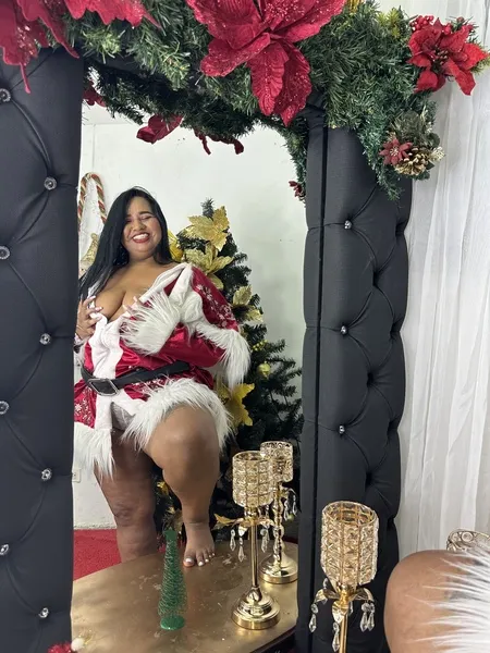 Live sex webcam photo for shenoaparisi #3795219