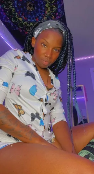 Live sex webcam photo for SunKissedKueen93 #2369659