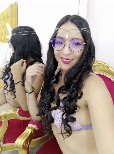 Live sex webcam photo for Melaniebrown #2407587