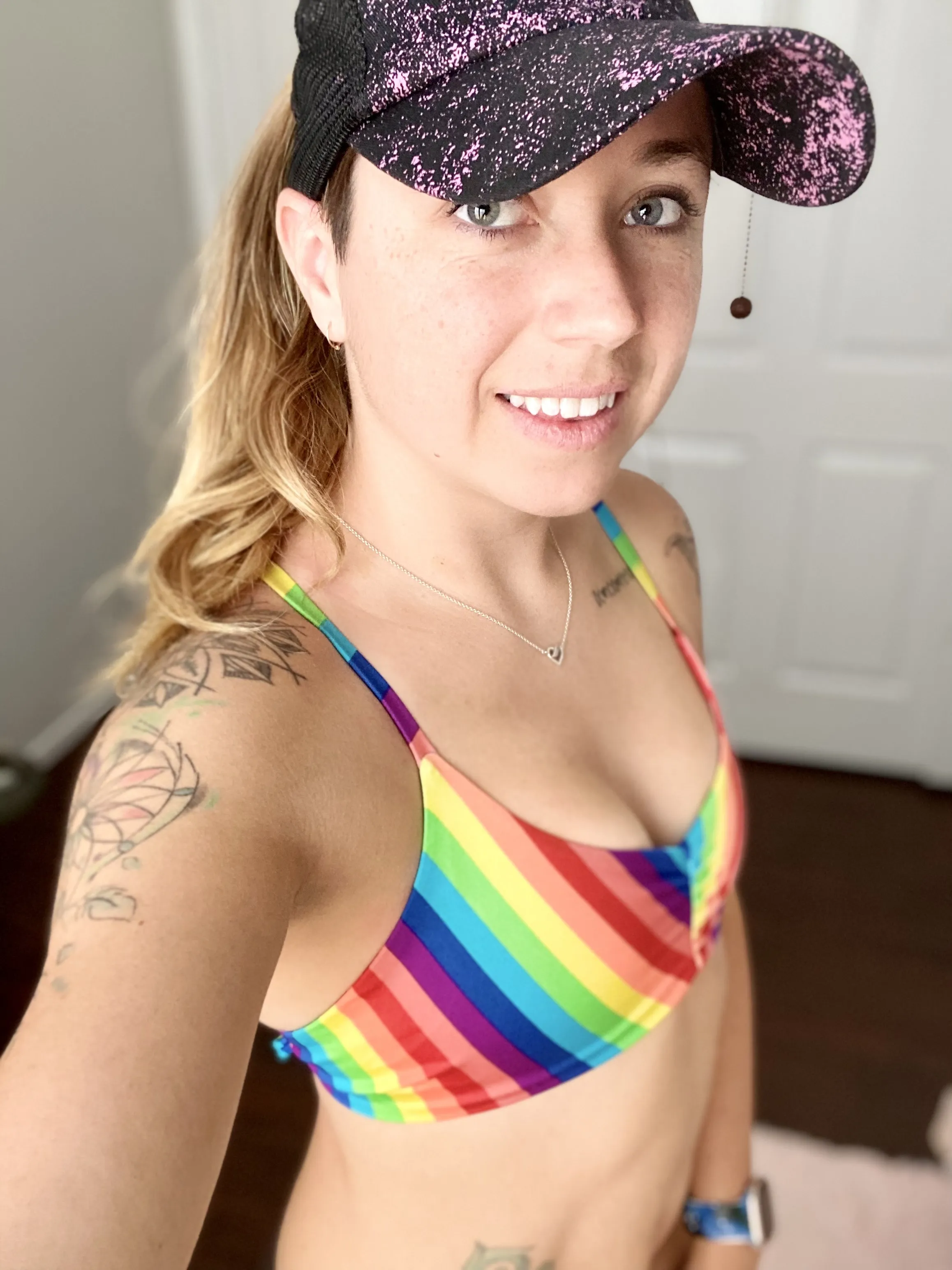 Live sex webcam photo for SkyJonesXO #8027528