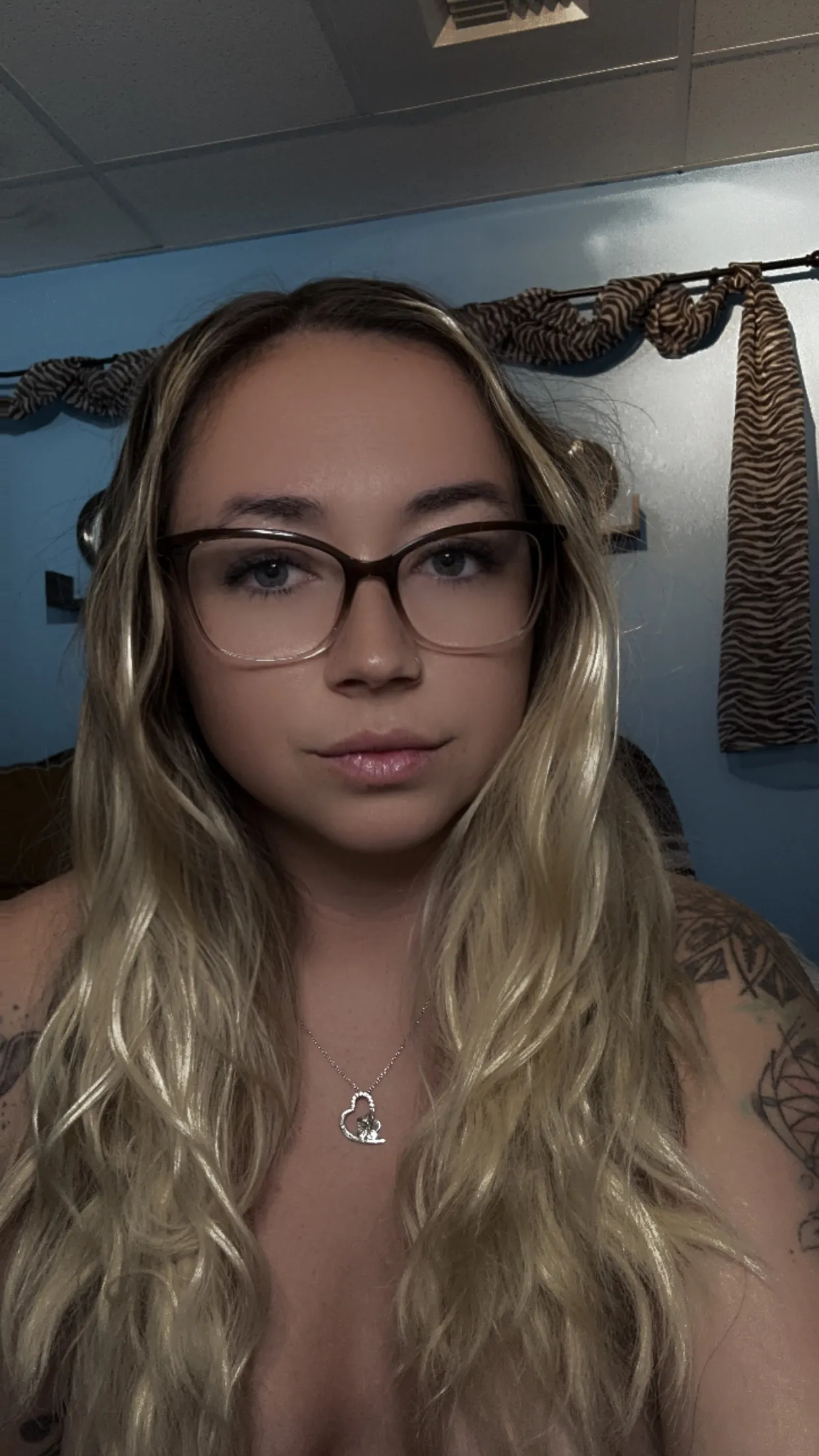 Live sex webcam photo for SkyJonesXO #8027578