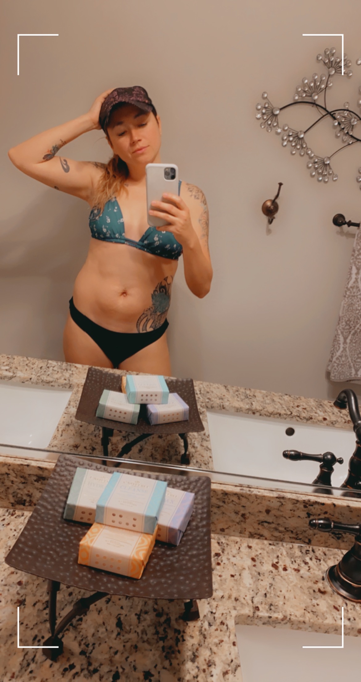 Live sex webcam photo for SkyJonesXO #8027537