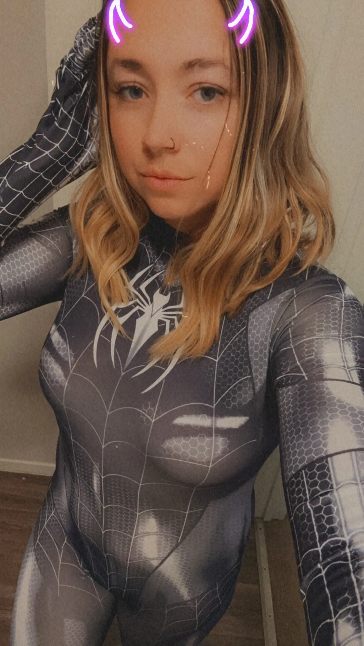 Live sex webcam photo for SkyJonesXO #8027549