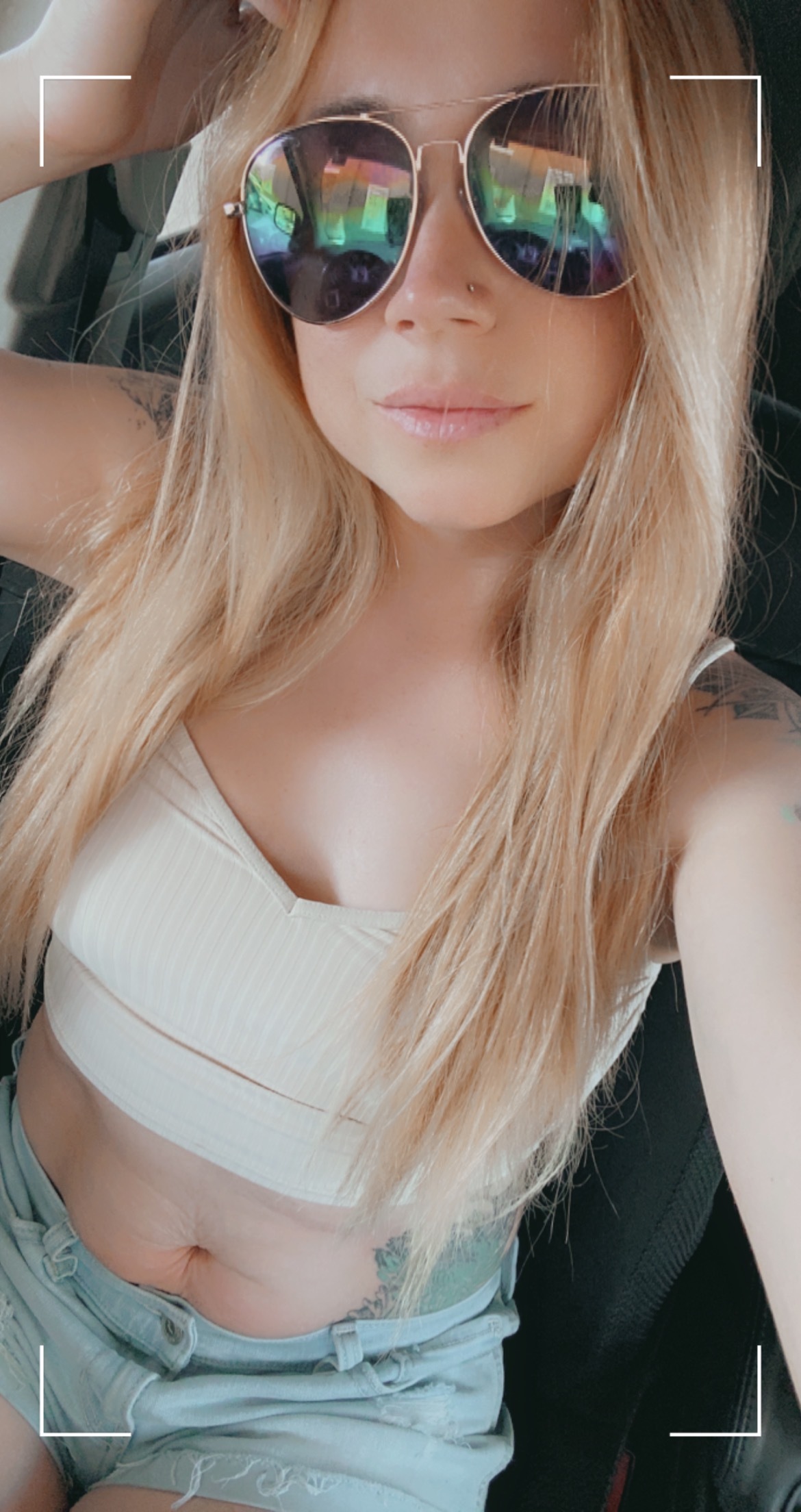 Live sex webcam photo for SkyJonesXO #8027532