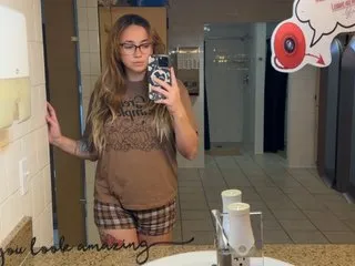Live sex webcam photo for SkyJonesXO #8658818