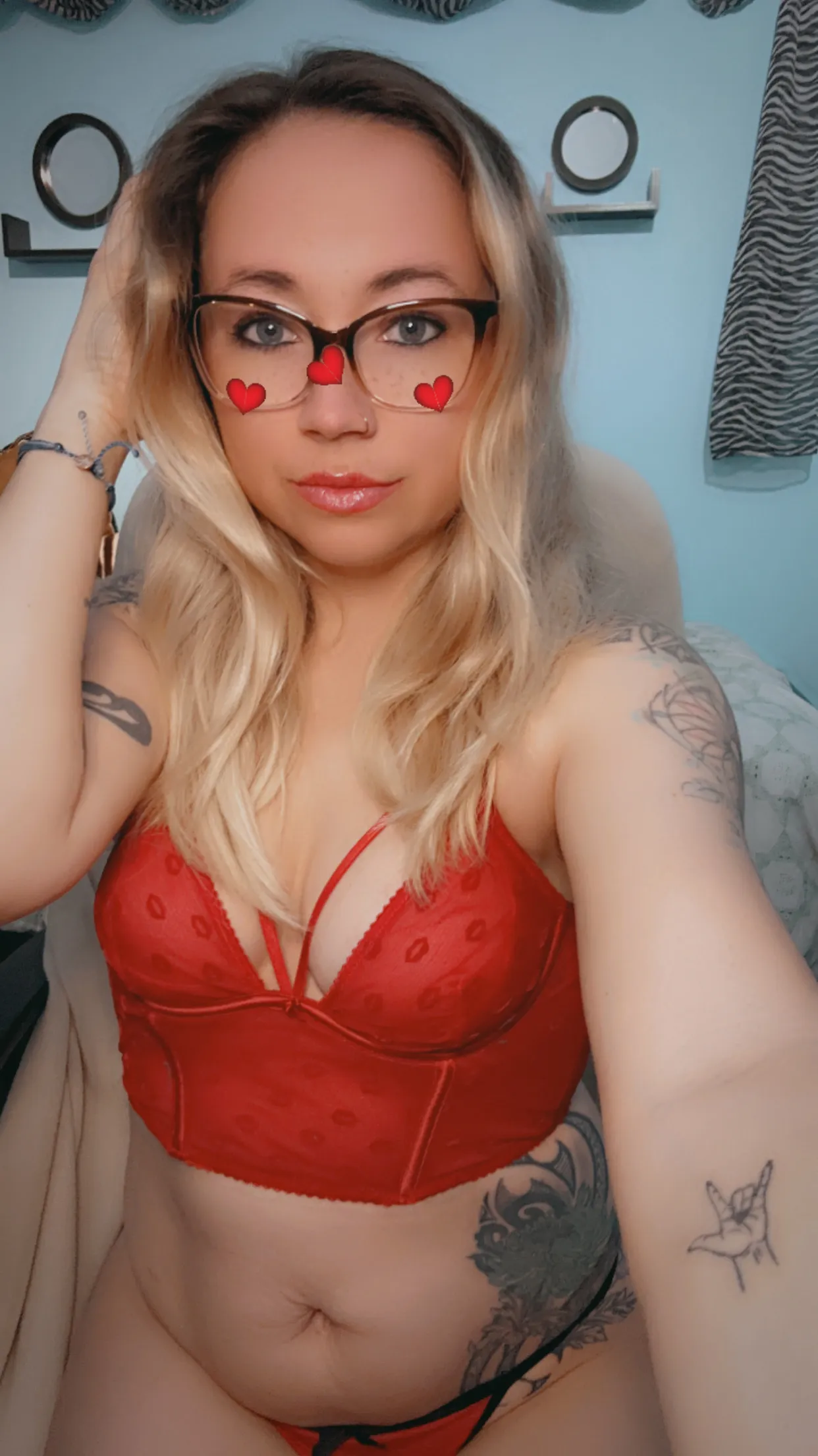 Live sex webcam photo for SkyJonesXO #8027568