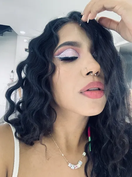 Live sex webcam photo for RachelLewin #2765539