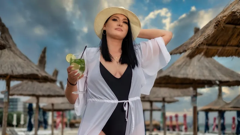 Live sex webcam photo for LaurenJensen #2367952