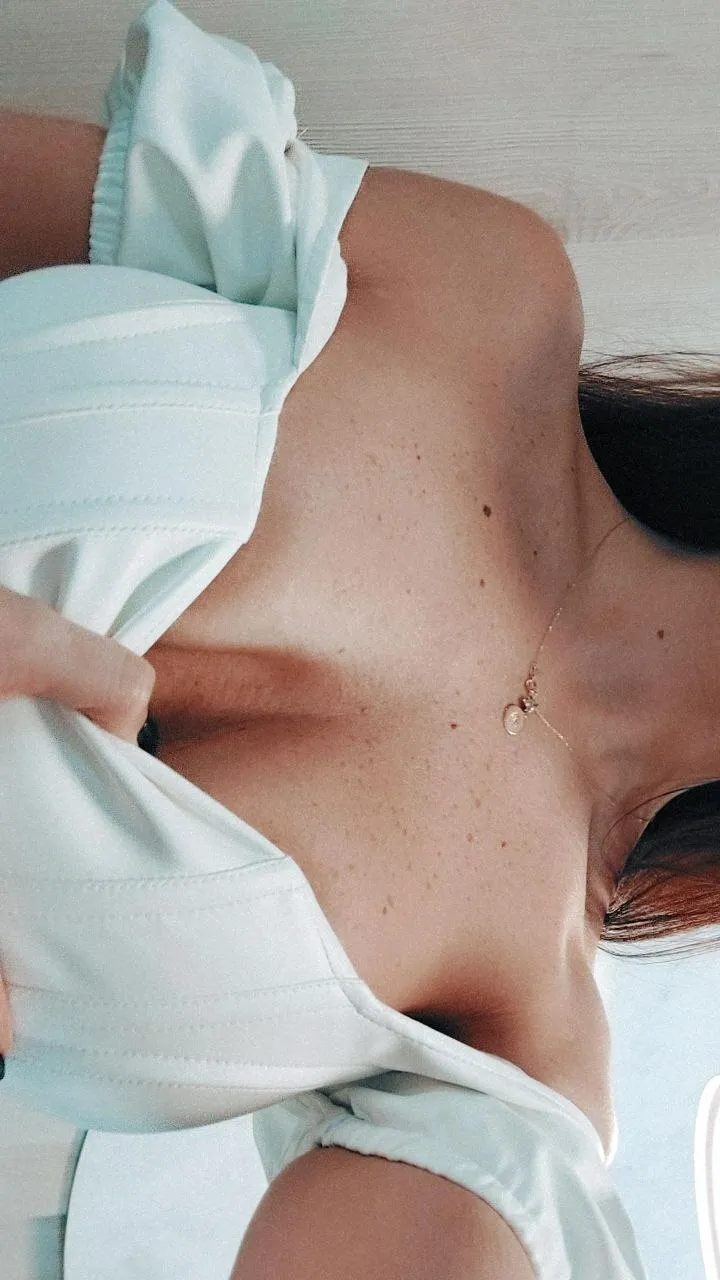 Live sex webcam photo for StassiLyne #7324880