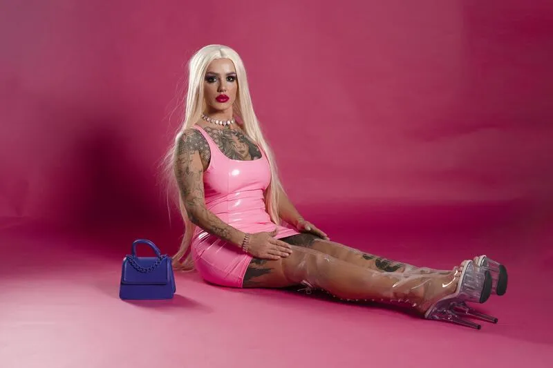 Live sex webcam photo for Shenyqua #5731756