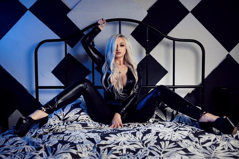 Live sex webcam photo for KilieJones #2387016