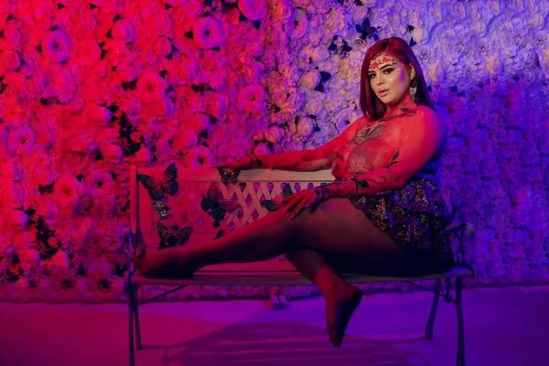 Live sex webcam photo for MiaRow #3068343