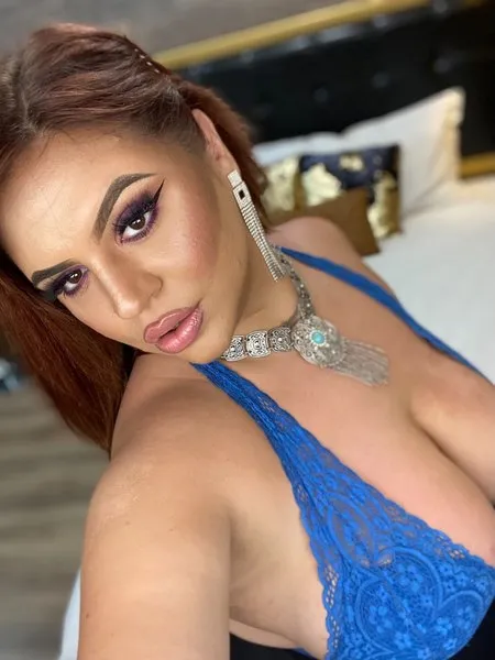 Live sex webcam photo for MiaRow #3336695