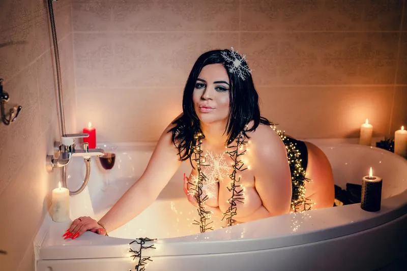 Live sex webcam photo for MiaRow #2834898