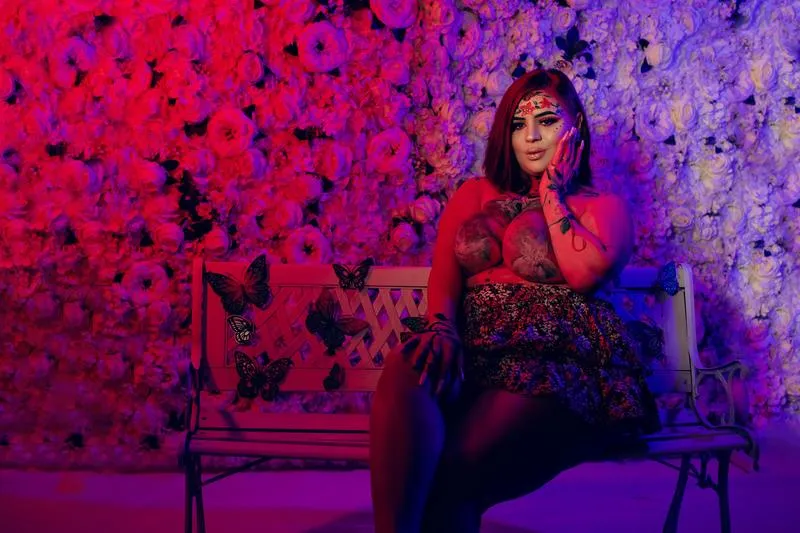 Live sex webcam photo for MiaRow #3068344