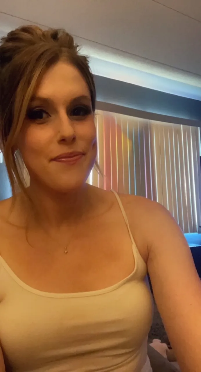 Live sex webcam photo for KaylaCruise #7878759