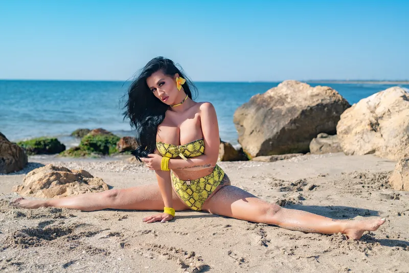 Live sex webcam photo for KathlynneEven #2389615