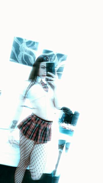 Live sex webcam photo for AbbieRhondes #7280309