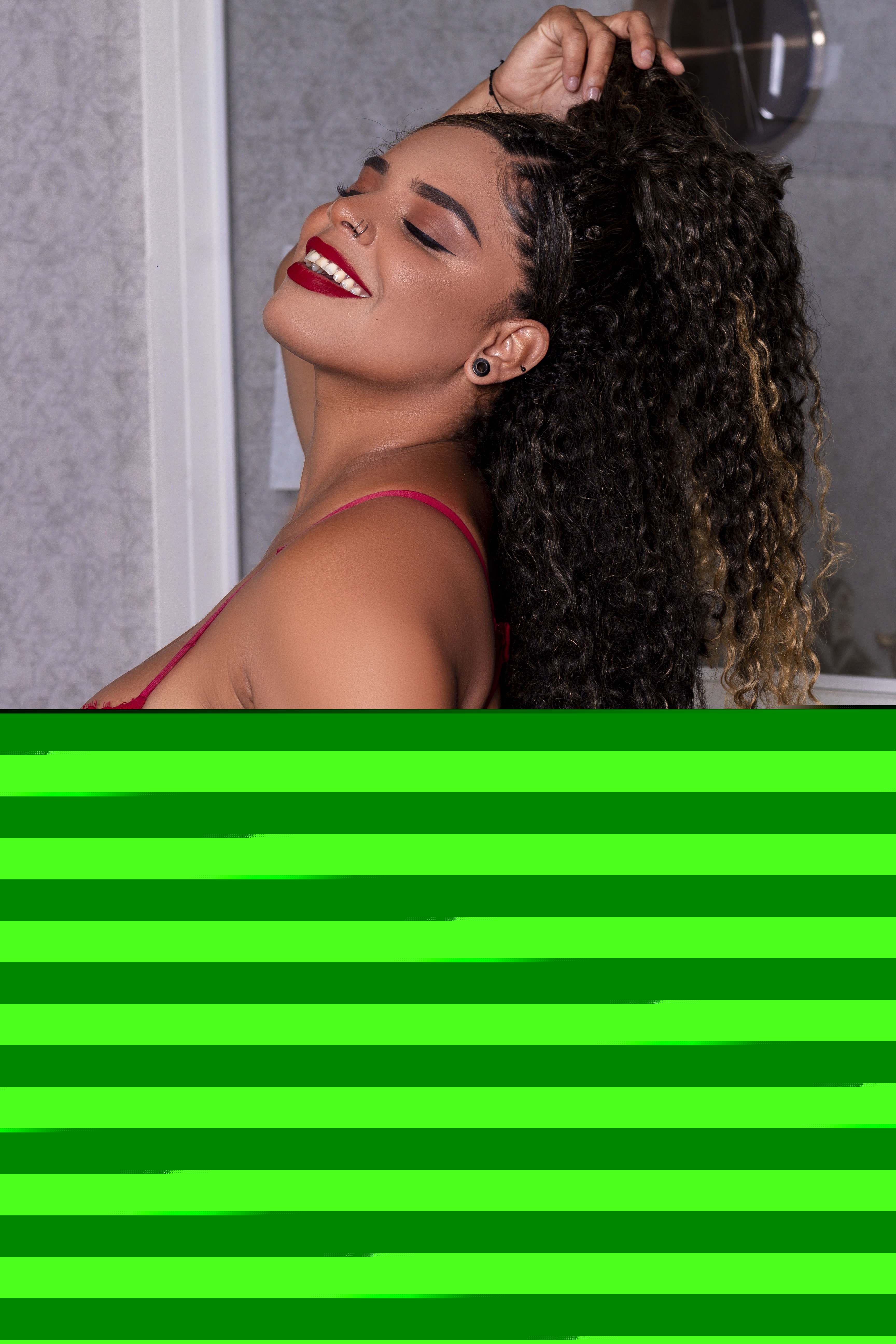 Live sex webcam photo for SerenaWallacee #7174388