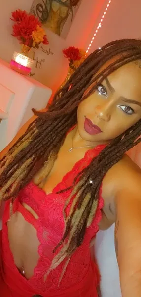 Live sex webcam photo for GoddessMedusa #2809609