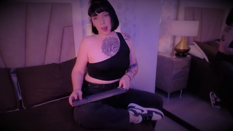 Live sex webcam photo for KimmBradley #5857837