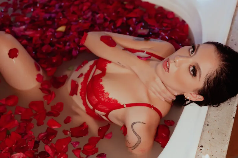 Live sex webcam photo for CloheBlum #6071808