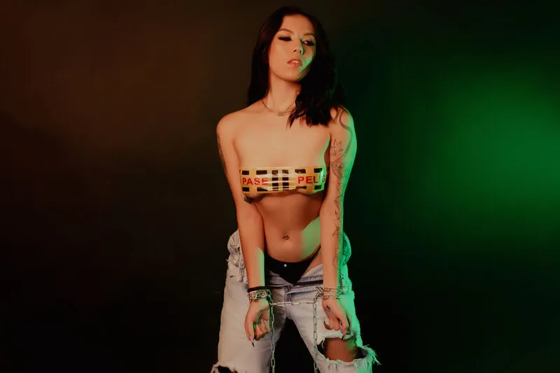 Live sex webcam photo for CloheBlum #6071870