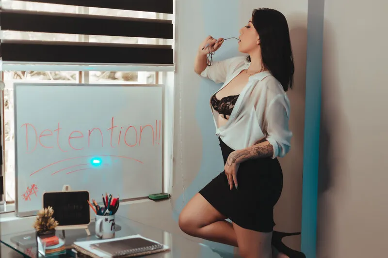 Live sex webcam photo for CloheBlum #6071656