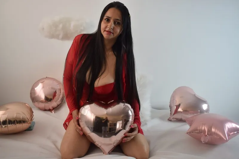 Live sex webcam photo for RoxanaClever #5595372