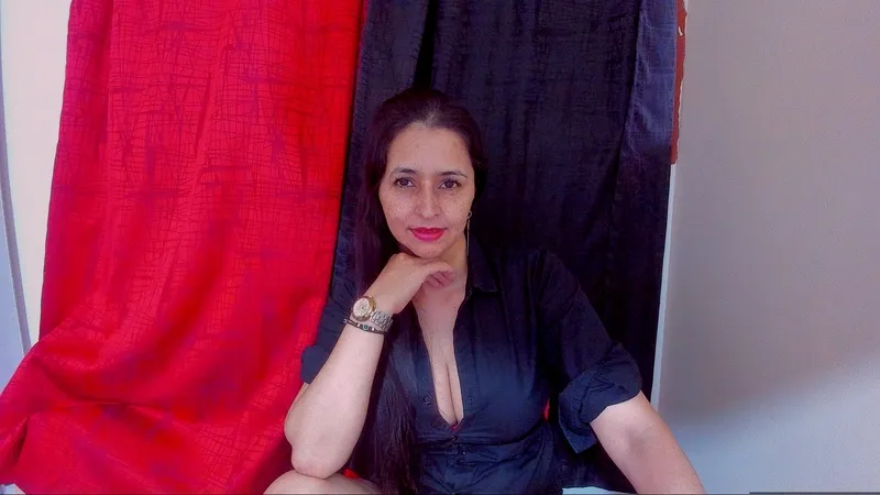 Live sex webcam photo for RoxanaClever #4226115